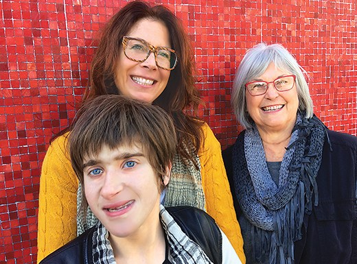 Photo of Founding Neighbor Alicia DeLashmutt, her daughter Neva and her mother Jane